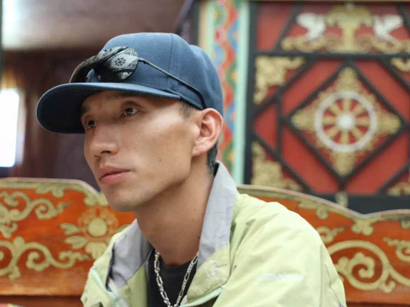 导游:云旦罗布