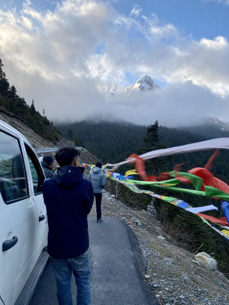 鲁朗林海:在色季拉山口之后,林芝把森林推到车窗前